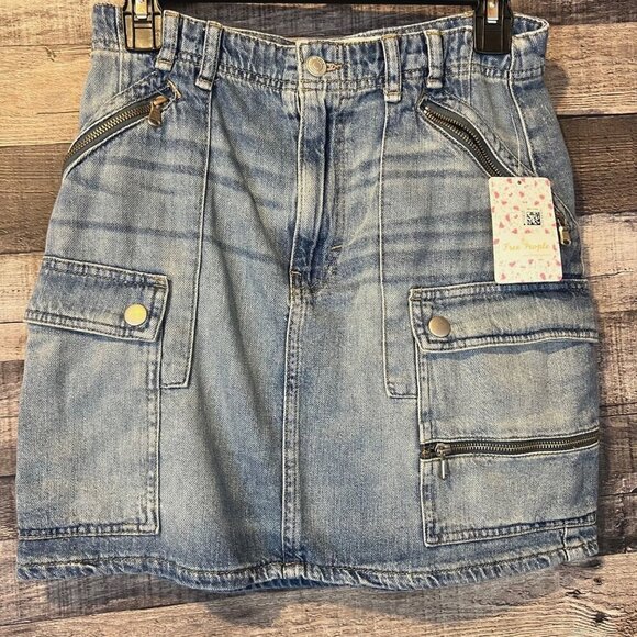 NWT Free People We The Free Avenue Jean Mini Skirt Icon Wash 28 Boho Y2K Denim - Picture 2 of 5